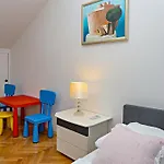 Seaside Family Friendly House With A Swimming Pool Sparadici, - 24200 Prázdninový dům Šibenik