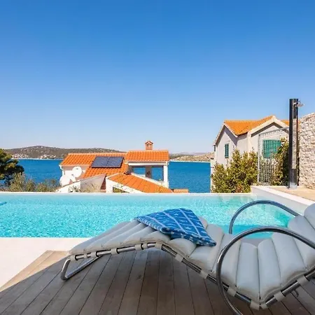 Seaside Family Friendly House With A Swimming Pool Sparadici, - 24200 * Szybenik