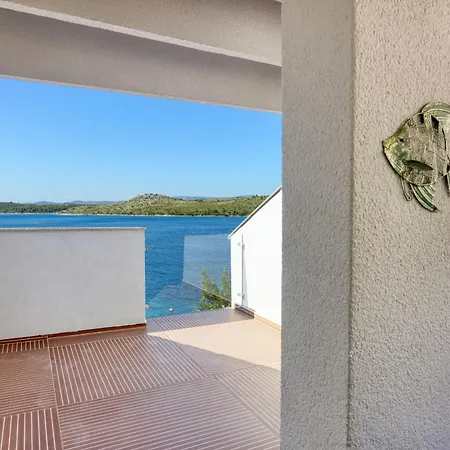 Seaside Family Friendly House With A Swimming Pool Sparadici, - 24200 Dom wakacyjny *