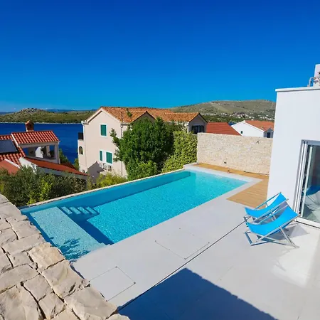 Dom wakacyjny Seaside Family Friendly House With A Swimming Pool Sparadici, - 24200