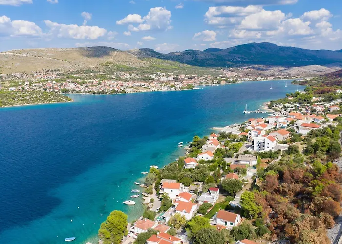 Seaside Family Friendly House With A Swimming Pool Sparadici, - 24200 Dom wakacyjny *