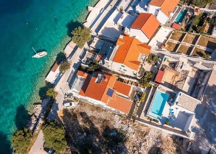 Seaside Family Friendly House With A Swimming Pool Sparadici, - 24200 度假居