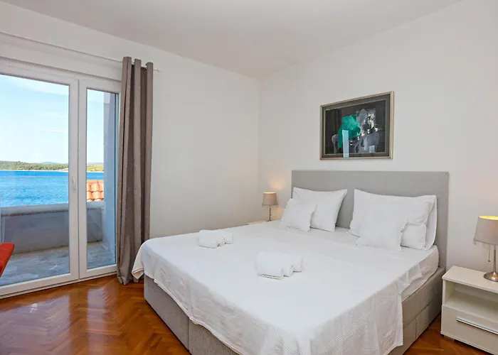 Seaside Family Friendly House With A Swimming Pool Sparadici, - 24200 שיבניק