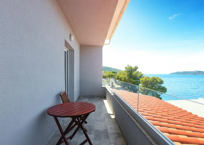 Seaside Family Friendly House With A Swimming Pool Sparadici, - 24200 度假居