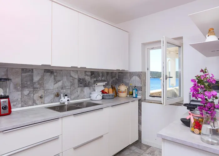 בית נופש Seaside Family Friendly House With A Swimming Pool Sparadici, - 24200 *