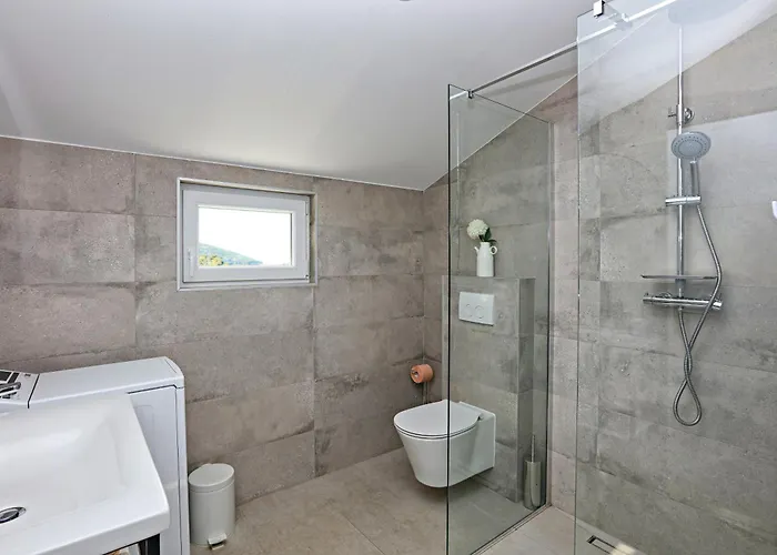 Dom wakacyjny Seaside Family Friendly House With A Swimming Pool Sparadici, - 24200 Szybenik