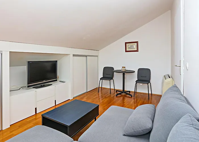 Seaside Family Friendly House With A Swimming Pool Sparadici, - 24200 * שיבניק